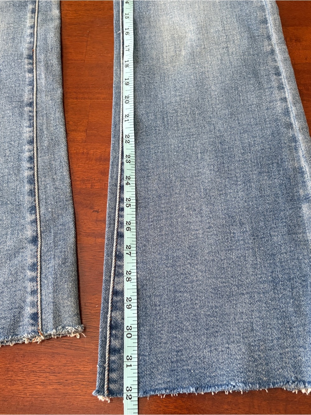 NEW Judy Blue Midrise Raw Hem Bootcut Light Wash Jeans 11/30 - NWT - Picture 9 of 10